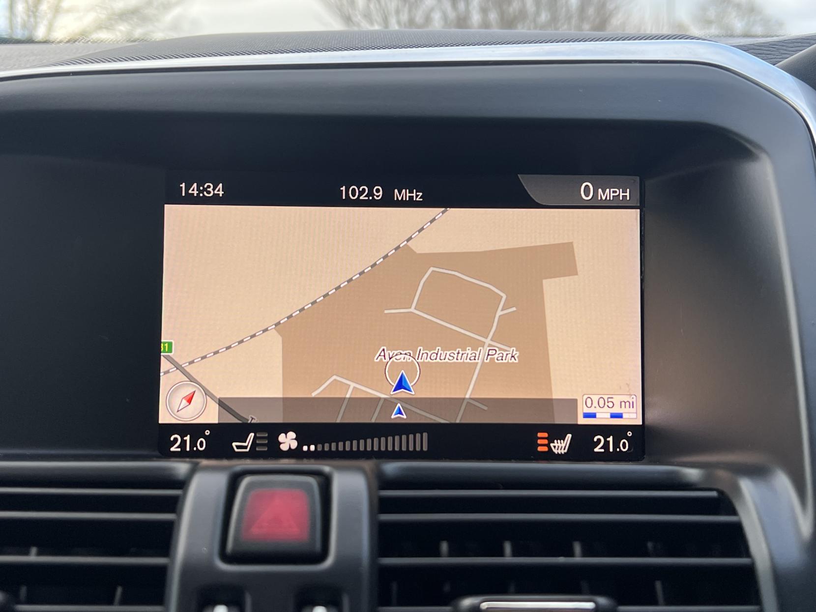 Volvo XC60 2.4 D5 R-Design Lux Nav SUV 5dr Diesel Auto AWD Euro 6 (s/s) (220 ps)