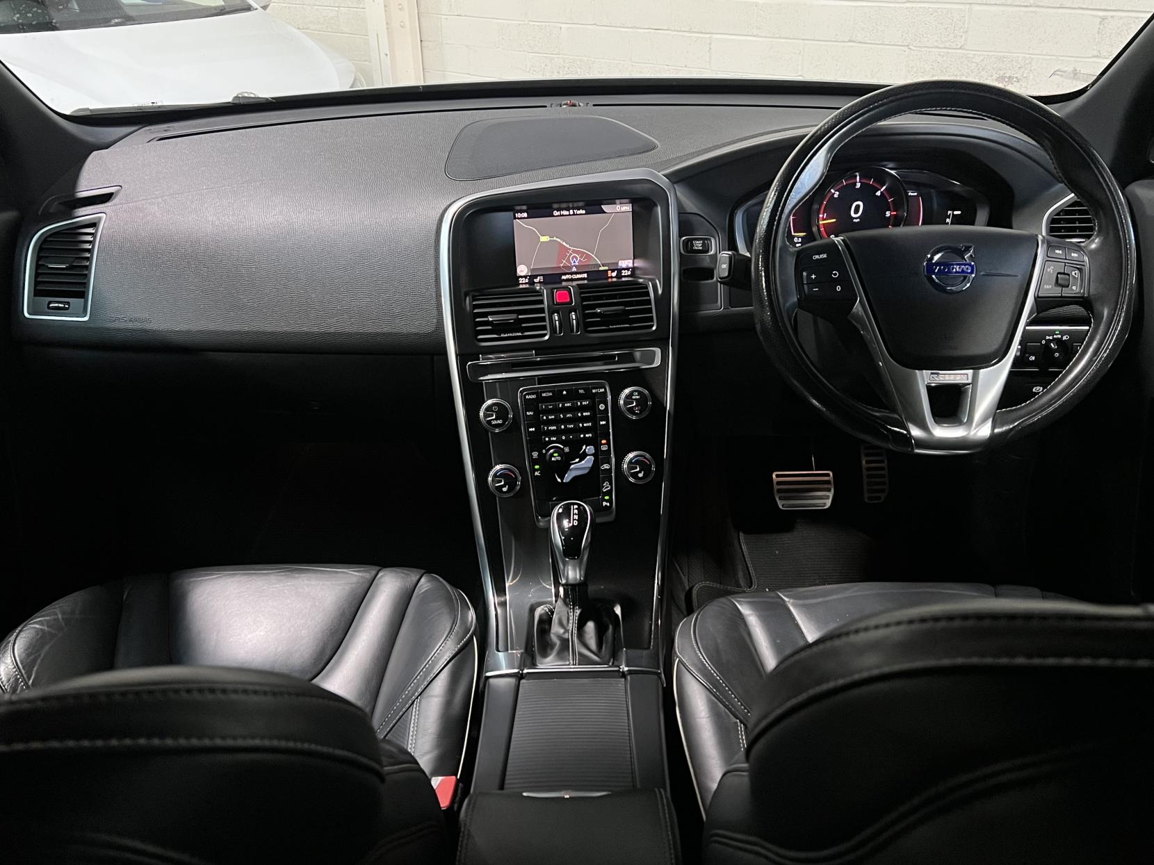 Volvo XC60 2.4 D5 R-Design Lux Nav SUV 5dr Diesel Auto AWD Euro 6 (s/s) (220 ps)