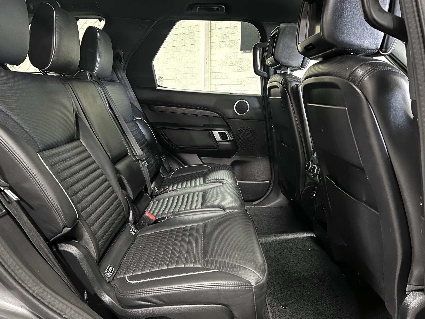 Land Rover Discovery 3.0 SD V6 HSE Luxury SUV 5dr Diesel Auto 4WD Euro 6 (s/s) (306 ps)