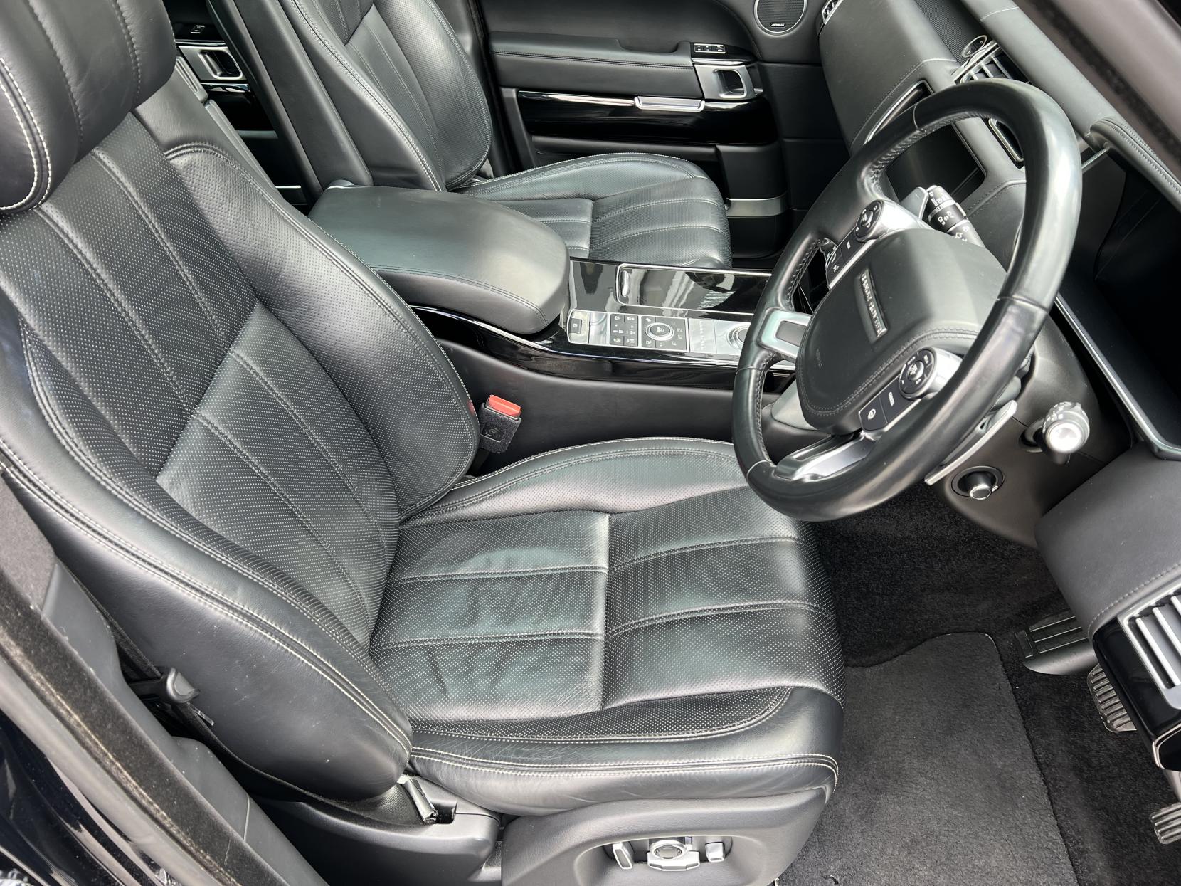 Land Rover Range Rover 4.4 SD V8 Autobiography SUV 5dr Diesel Auto 4WD Euro 6 (s/s) (339 ps)