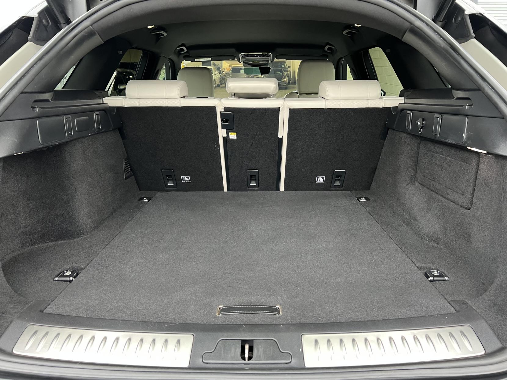 Land Rover Range Rover Velar 2.0 P250 R-Dynamic S SUV 5dr Petrol Auto 4WD Euro 6 (s/s) (250 bhp)