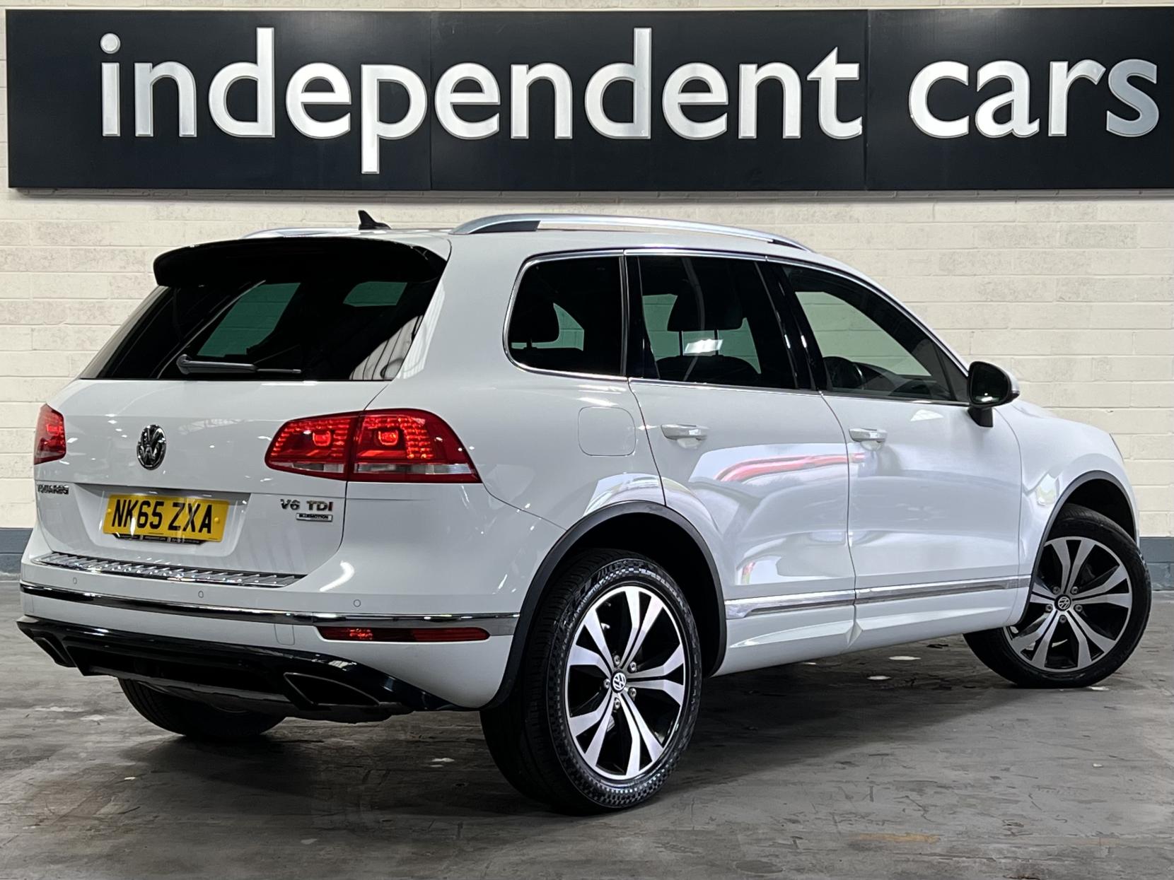 Volkswagen Touareg 3.0 TDI V6 BlueMotion Tech R-Line SUV 5dr Diesel Tiptronic 4WD Euro 6 (s/s) (262 ps)