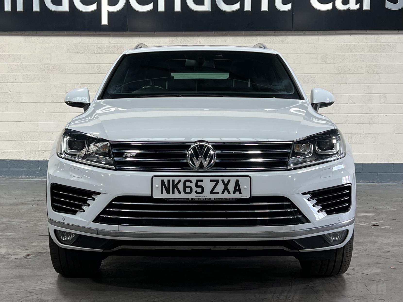 Volkswagen Touareg 3.0 TDI V6 BlueMotion Tech R-Line SUV 5dr Diesel Tiptronic 4WD Euro 6 (s/s) (262 ps)