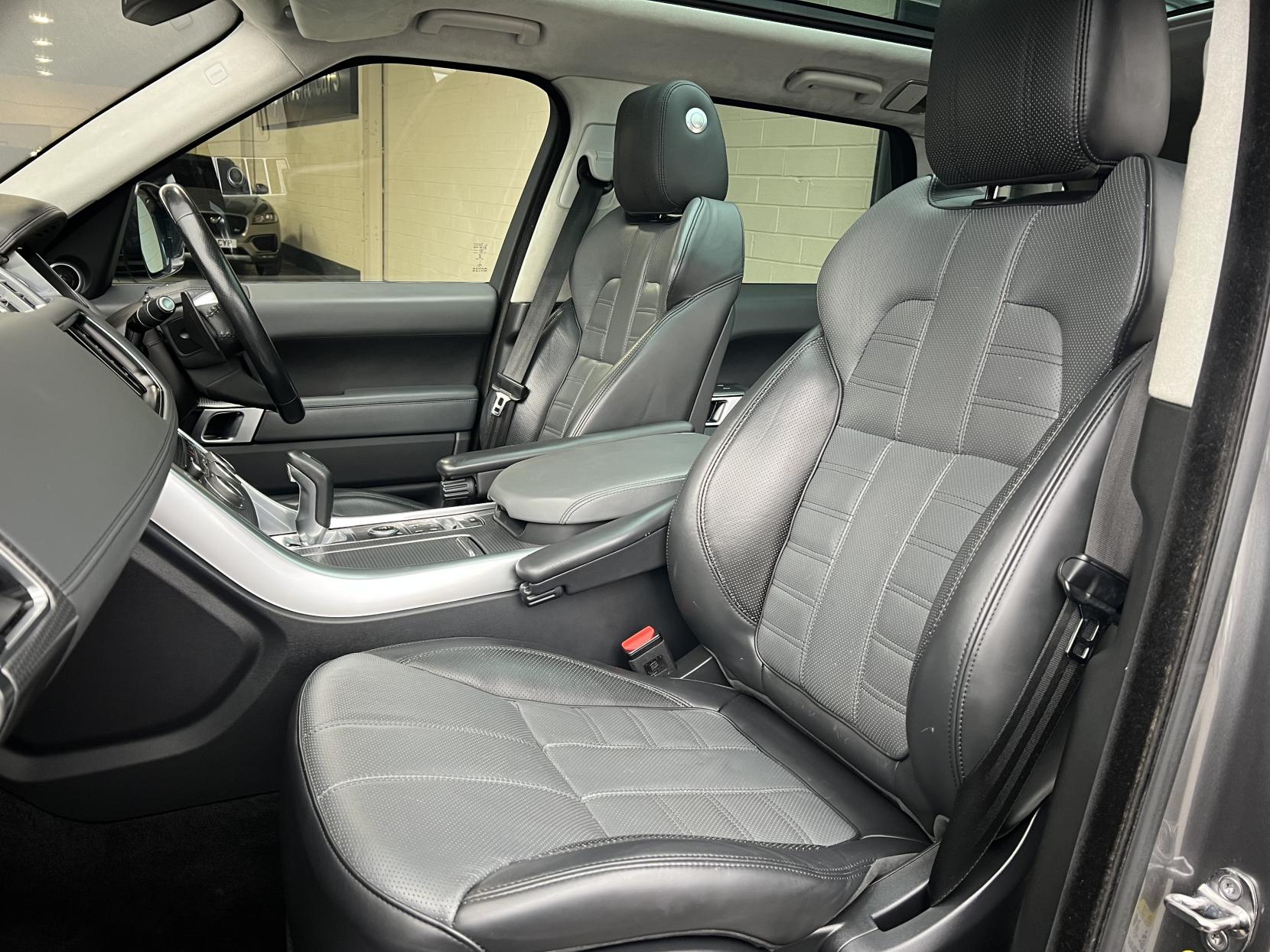 Land Rover Range Rover Sport 3.0 SD V6 Autobiography Dynamic SUV 5dr Diesel Auto 4WD Euro 5 (s/s) (306 ps)