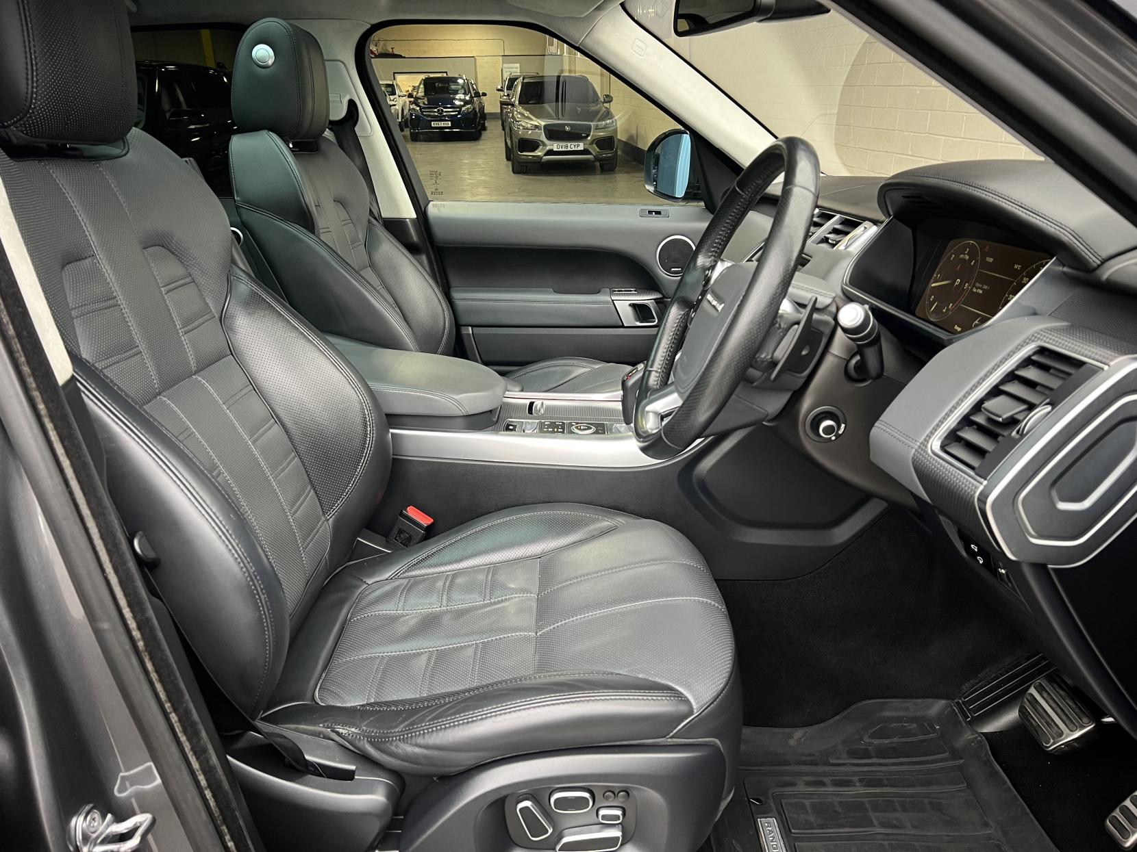 Land Rover Range Rover Sport 3.0 SD V6 Autobiography Dynamic SUV 5dr Diesel Auto 4WD Euro 5 (s/s) (306 ps)