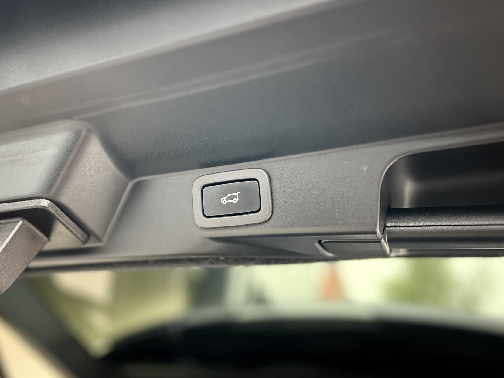 Land Rover Range Rover Sport 3.0 SD V6 Autobiography Dynamic SUV 5dr Diesel Auto 4WD Euro 5 (s/s) (306 ps)