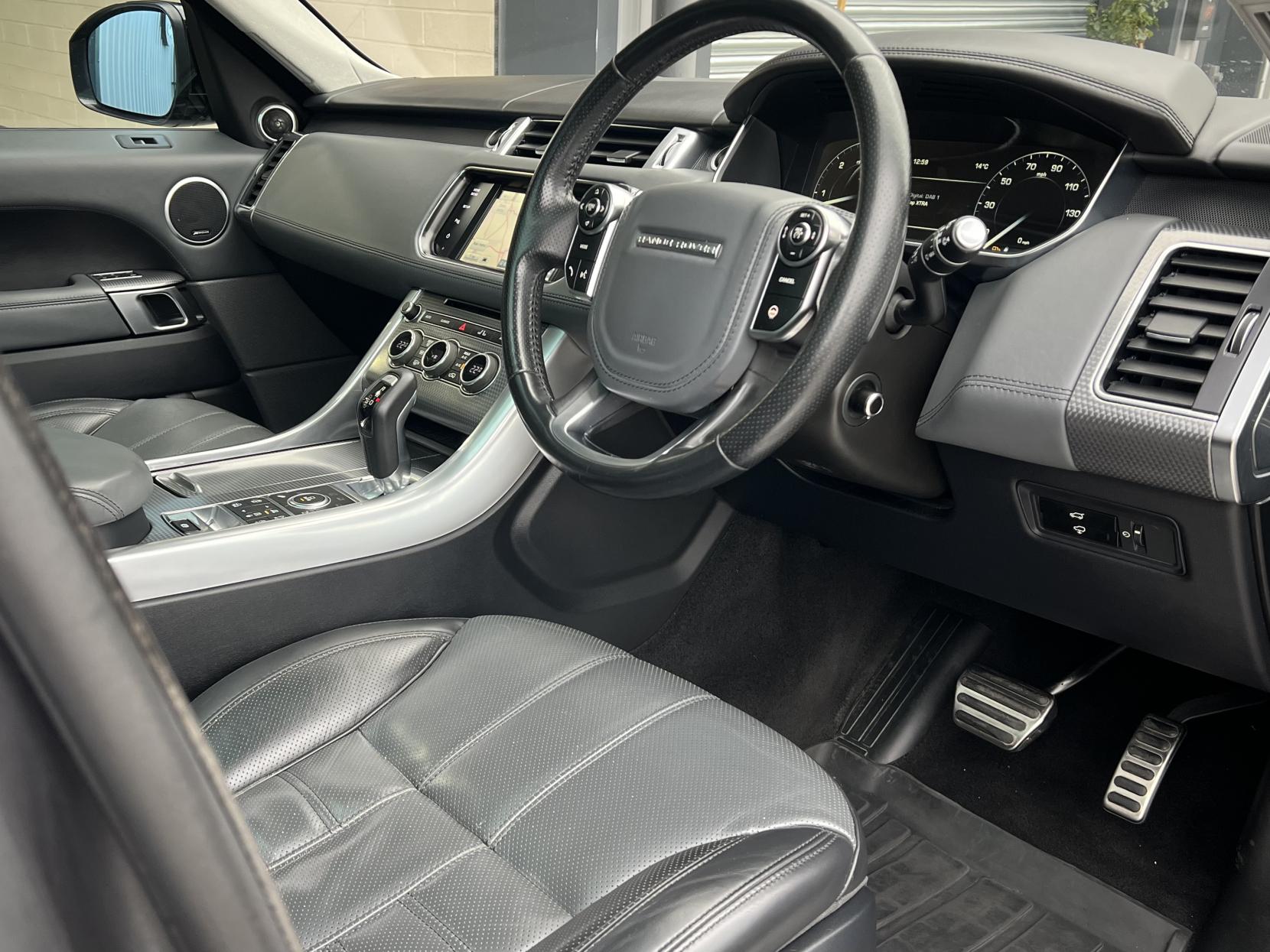 Land Rover Range Rover Sport 3.0 SD V6 Autobiography Dynamic SUV 5dr Diesel Auto 4WD Euro 5 (s/s) (306 ps)