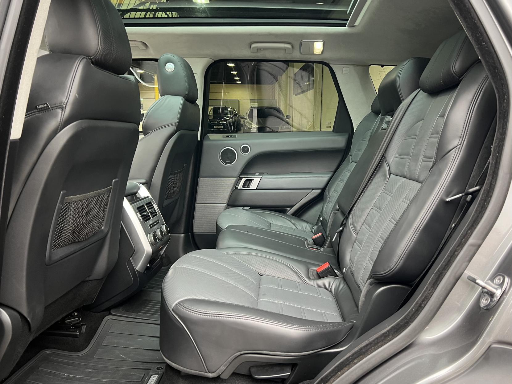 Land Rover Range Rover Sport 3.0 SD V6 Autobiography Dynamic SUV 5dr Diesel Auto 4WD Euro 5 (s/s) (306 ps)