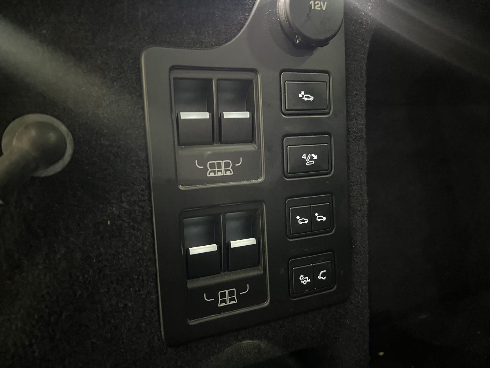 Land Rover Discovery 3.0 TD V6 HSE SUV 5dr Diesel Auto 4WD Euro 6 (s/s) (258 ps)