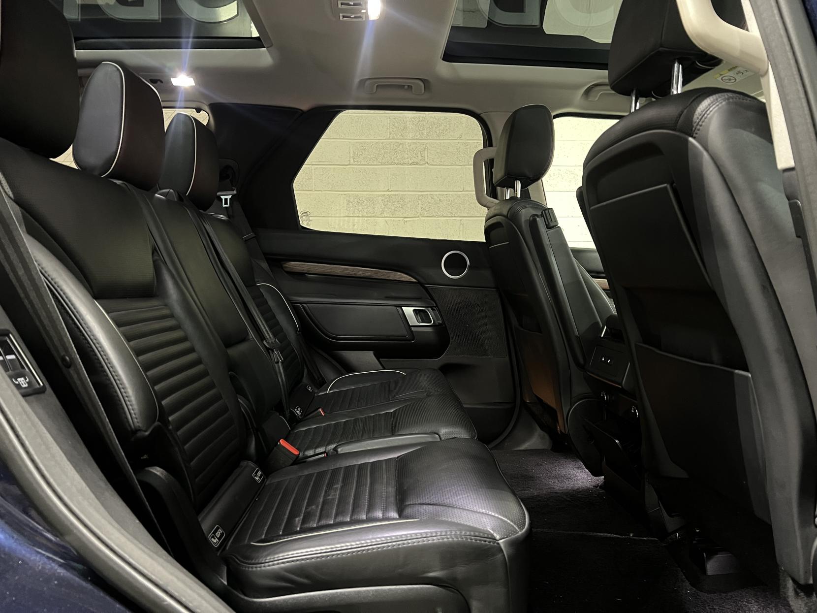 Land Rover Discovery 3.0 TD V6 HSE SUV 5dr Diesel Auto 4WD Euro 6 (s/s) (258 ps)