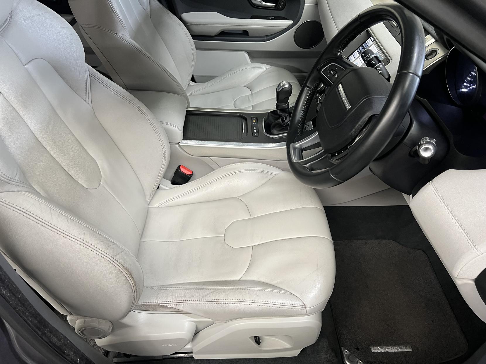 Land Rover Range Rover Evoque 2.2 SD4 Pure Tech SUV 5dr Diesel Manual 4WD Euro 5 (s/s) (190 ps)