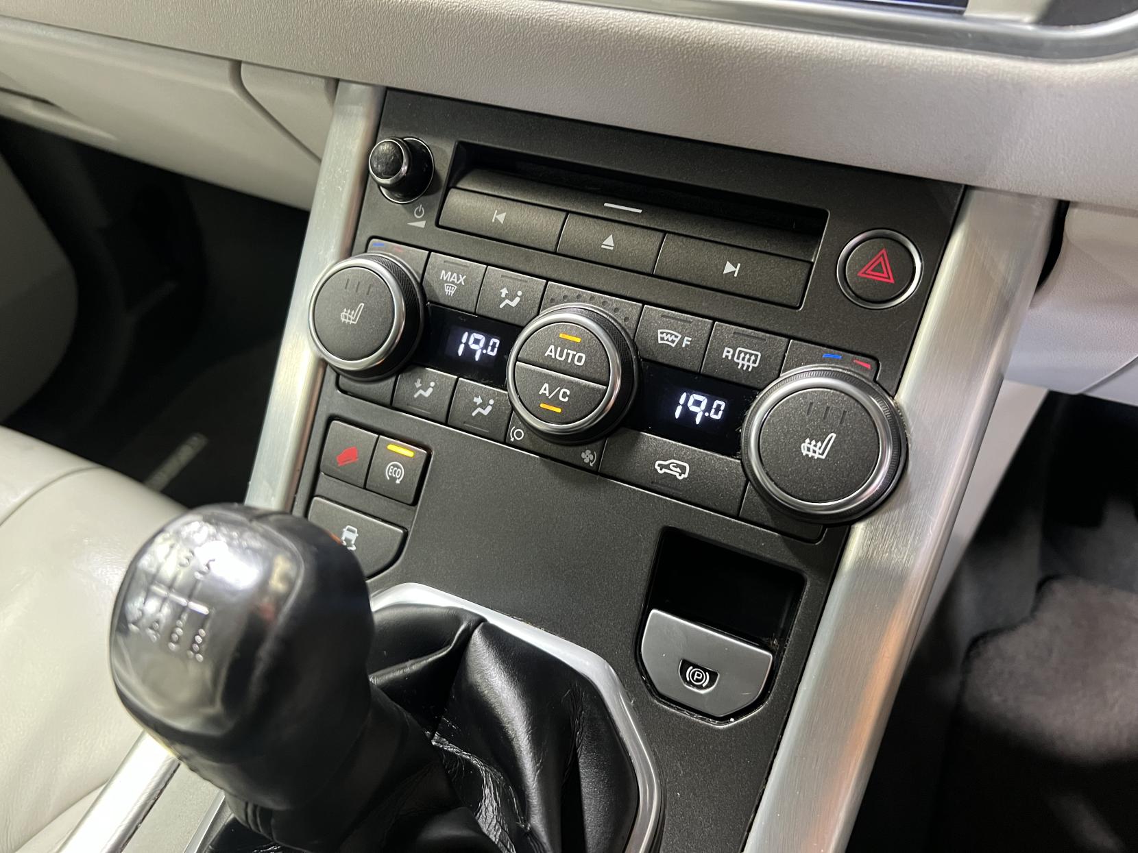Land Rover Range Rover Evoque 2.2 SD4 Pure Tech SUV 5dr Diesel Manual 4WD Euro 5 (s/s) (190 ps)