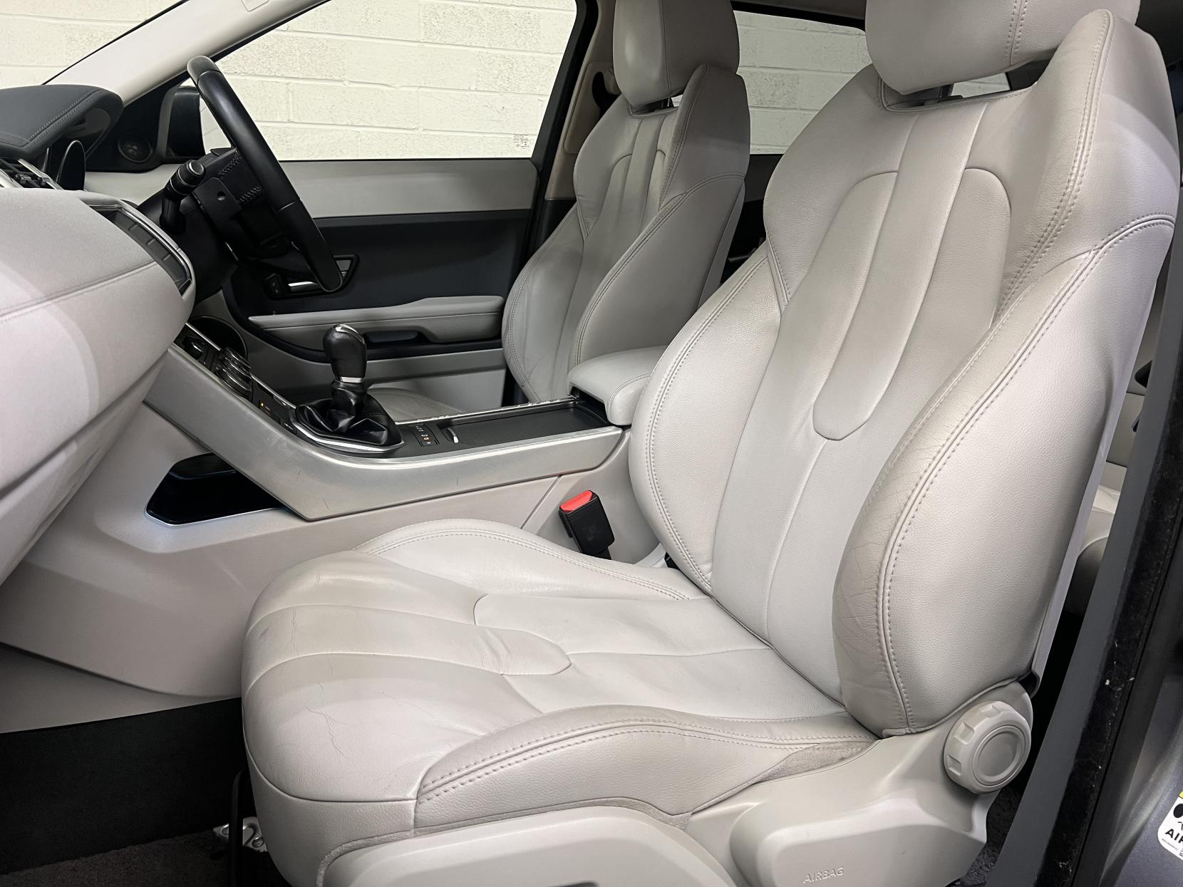 Land Rover Range Rover Evoque 2.2 SD4 Pure Tech SUV 5dr Diesel Manual 4WD Euro 5 (s/s) (190 ps)