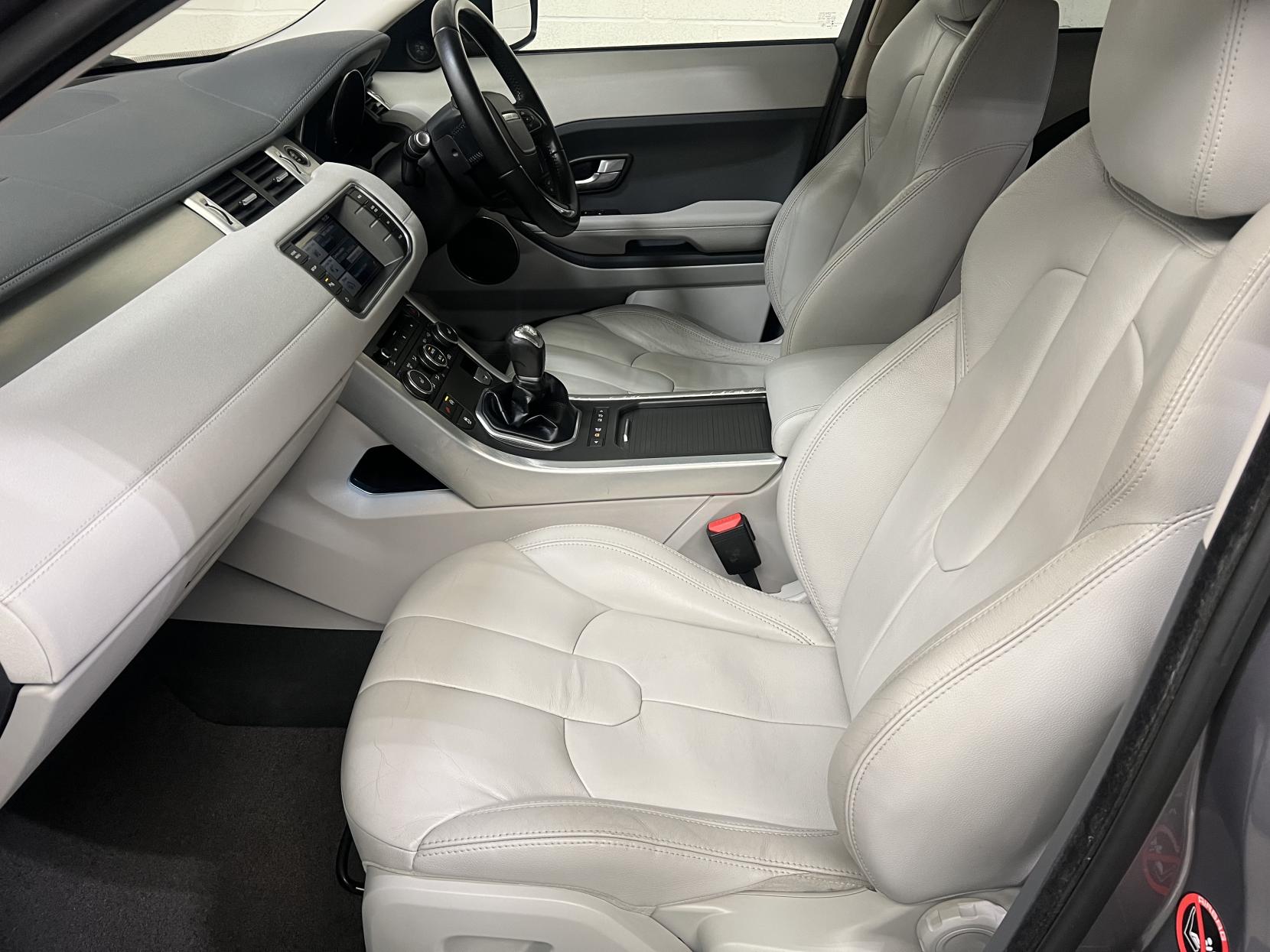 Land Rover Range Rover Evoque 2.2 SD4 Pure Tech SUV 5dr Diesel Manual 4WD Euro 5 (s/s) (190 ps)