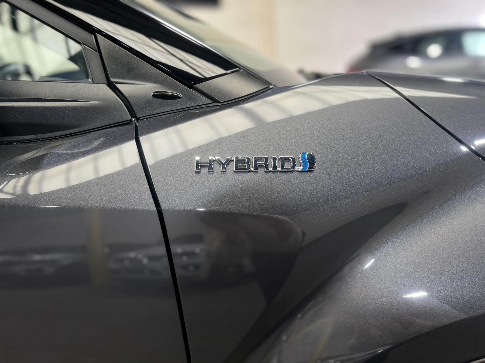 Toyota C-HR 1.8 VVT-h Dynamic SUV 5dr Petrol Hybrid CVT Euro 6 (s/s) (122 ps)