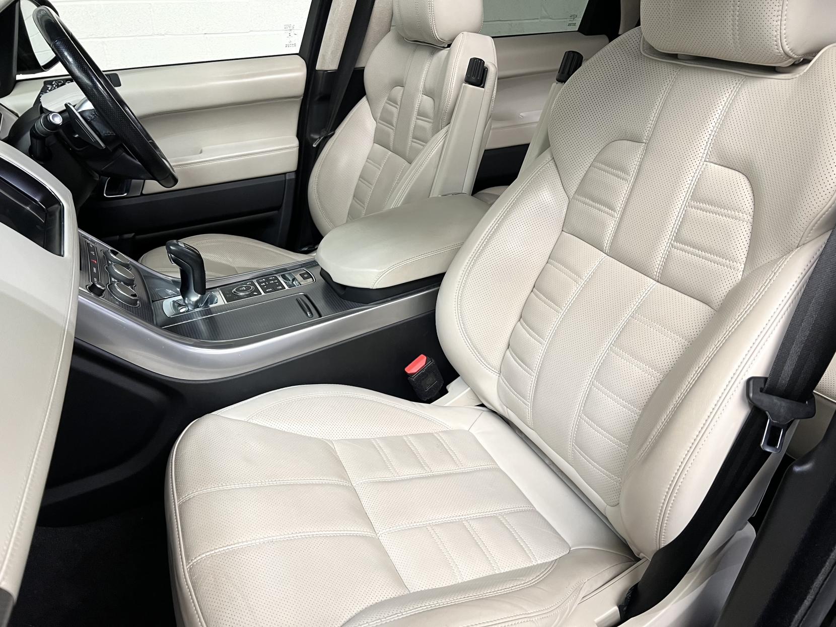 Land Rover Range Rover Sport 3.0 SD V6 Autobiography Dynamic SUV 5dr Diesel Auto 4WD Euro 6 (s/s) (306 ps)