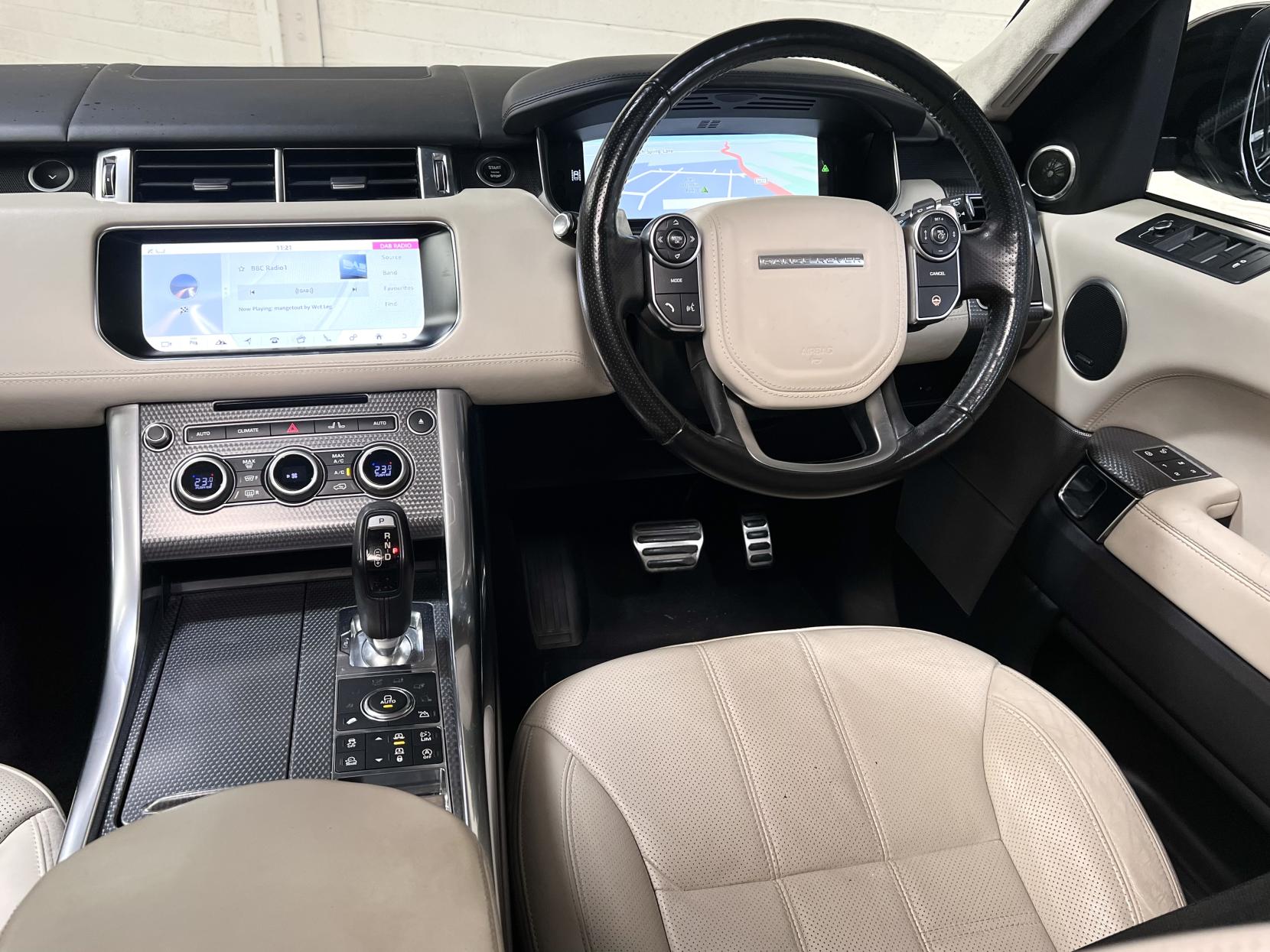 Land Rover Range Rover Sport 3.0 SD V6 Autobiography Dynamic SUV 5dr Diesel Auto 4WD Euro 6 (s/s) (306 ps)