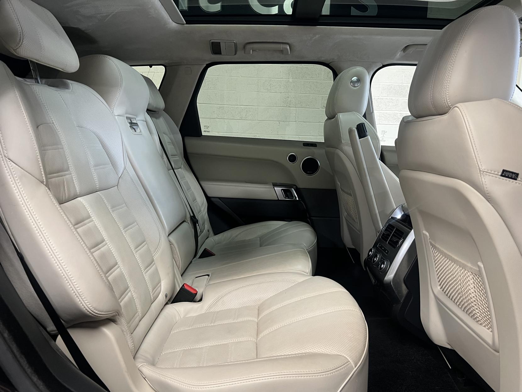 Land Rover Range Rover Sport 3.0 SD V6 Autobiography Dynamic SUV 5dr Diesel Auto 4WD Euro 6 (s/s) (306 ps)