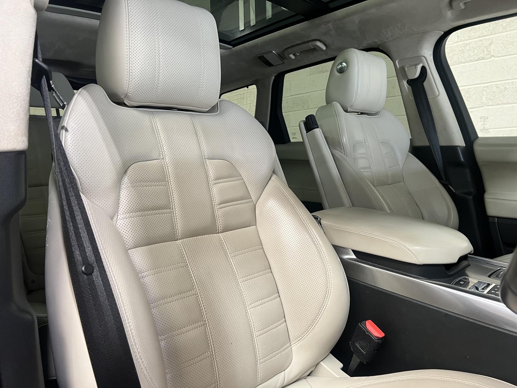 Land Rover Range Rover Sport 3.0 SD V6 Autobiography Dynamic SUV 5dr Diesel Auto 4WD Euro 6 (s/s) (306 ps)
